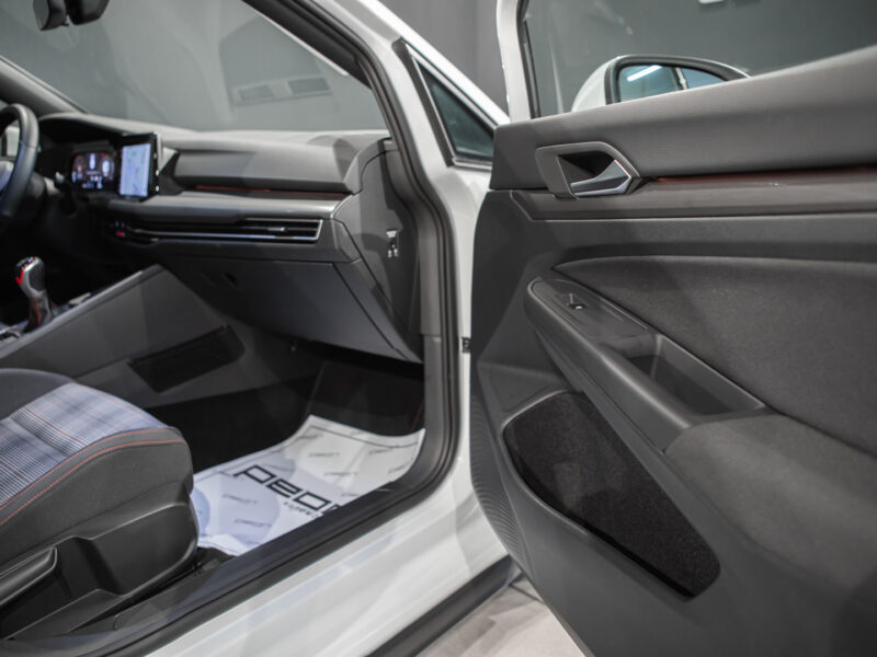 Volkswagen Golf 8 GTI 5p