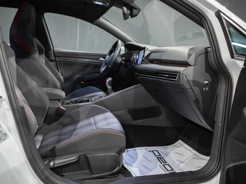 Volkswagen Golf 8 GTI 5p