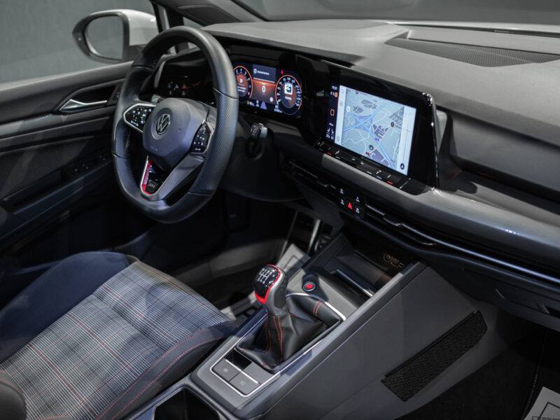 Volkswagen Golf 8 GTI 5p