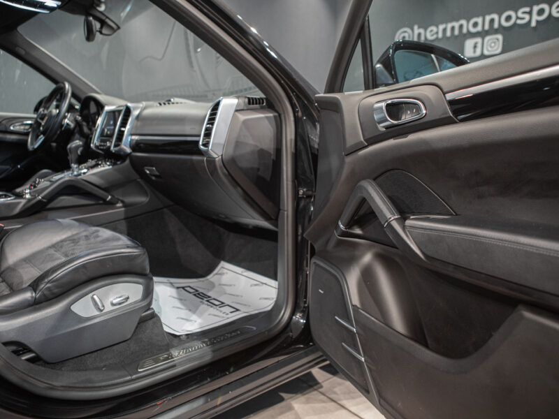 Porsche Cayenne Diesel Platinum Edition