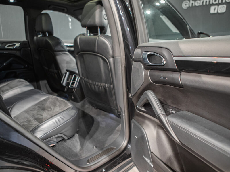 Porsche Cayenne Diesel Platinum Edition