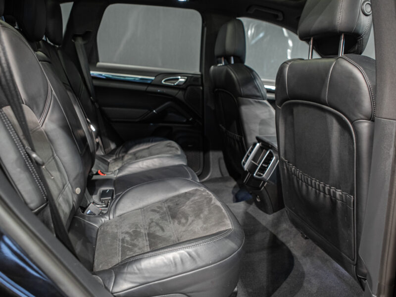 Porsche Cayenne Diesel Platinum Edition