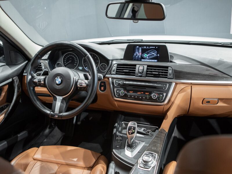 BMW 330dA Touring xDrive Sport