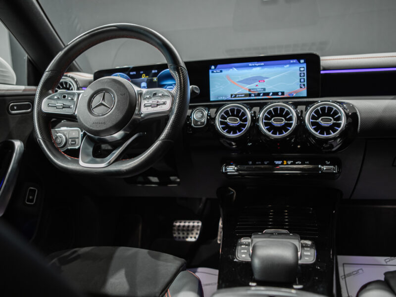 Mercedes-Benz CLA Shooting Brake 200 7G AMG