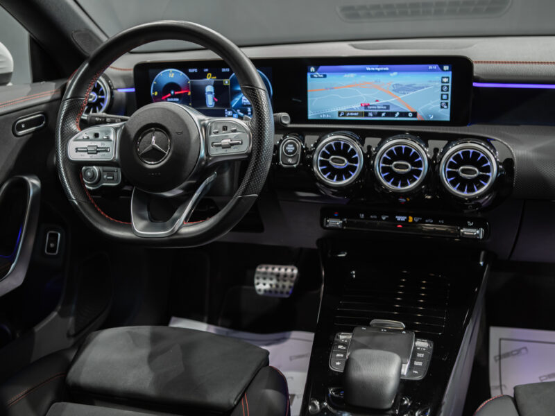 Mercedes-Benz CLA Shooting Brake 200 7G AMG