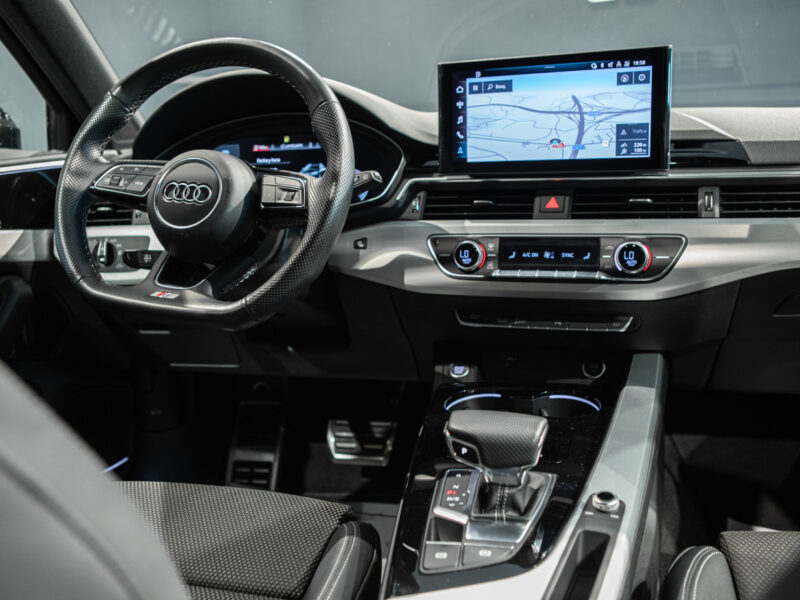 Audi A4 Avant 35 TDI Black Line S-T