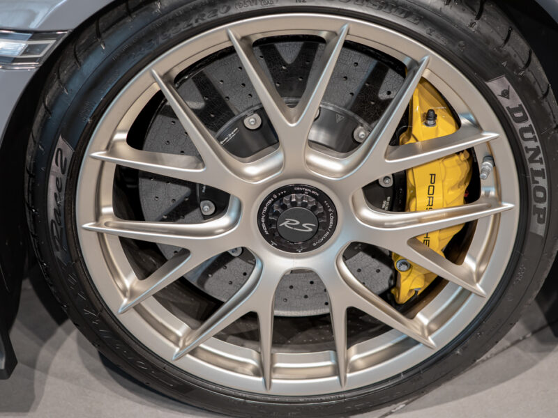 Porsche 718 Cayman GT4 RS