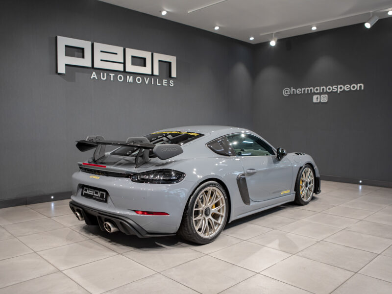 Porsche 718 Cayman GT4 RS