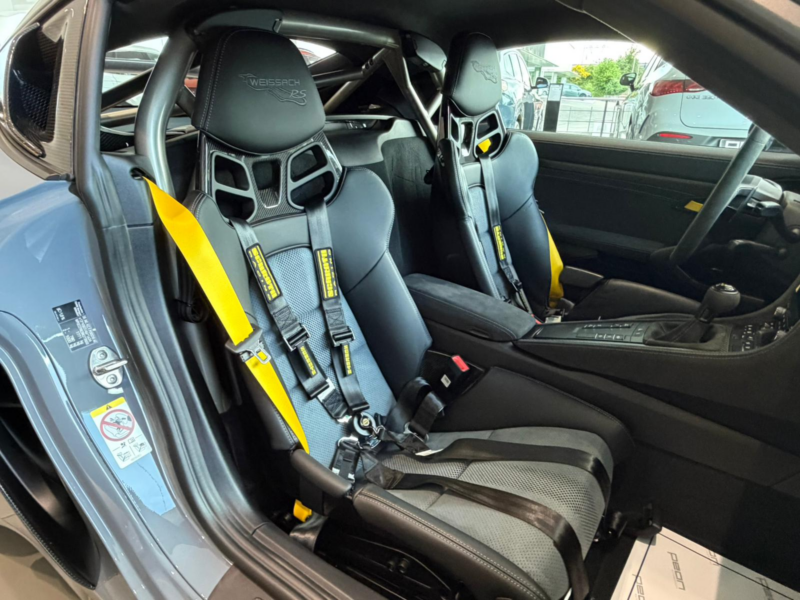 Porsche 718 Cayman GT4 RS