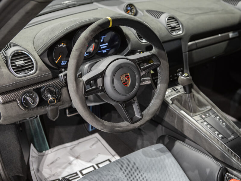 Porsche 718 Cayman GT4 RS
