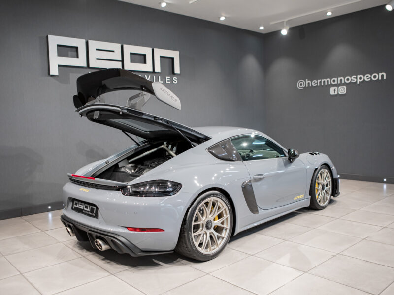 Porsche 718 Cayman GT4 RS