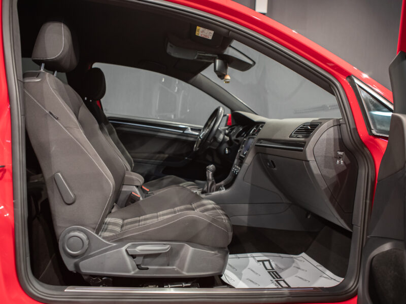Volkswagen Golf VII GTD 3p