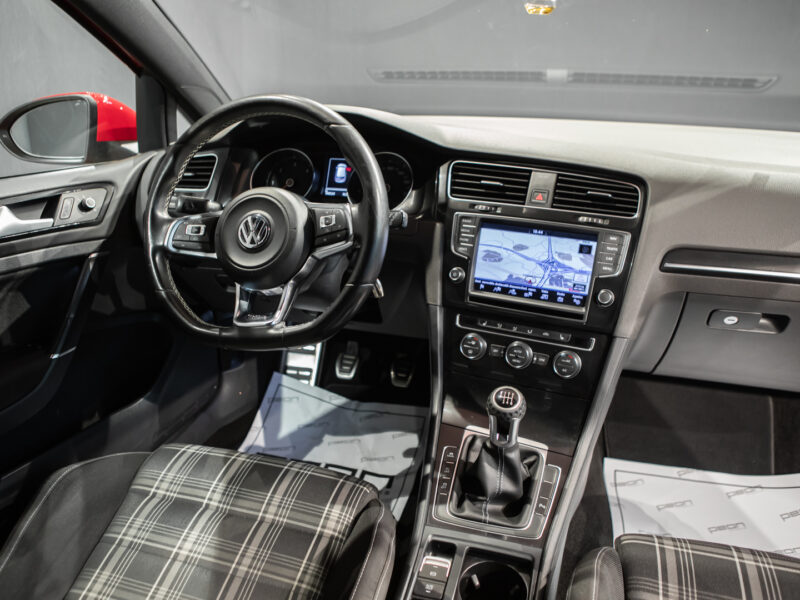 Volkswagen Golf VII GTD 3p
