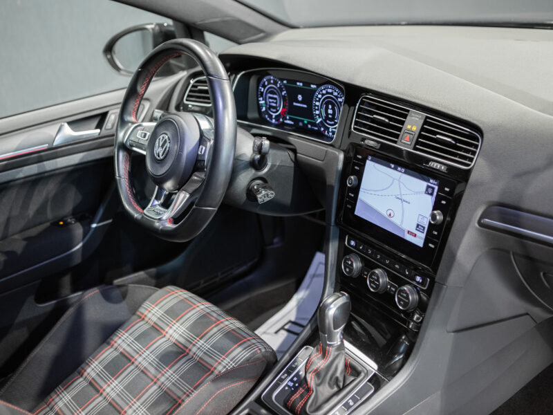 VW Golf 7.5 GTI Performance DSG7 5p