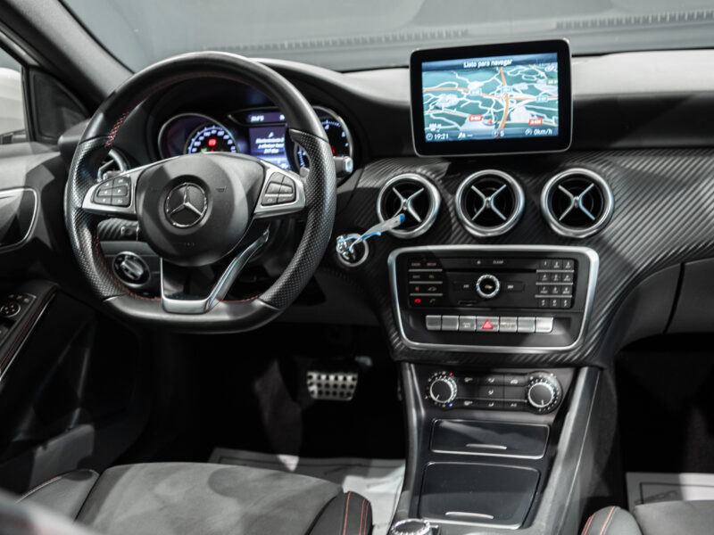 Mercedes-Benz A 200d 7G AMG
