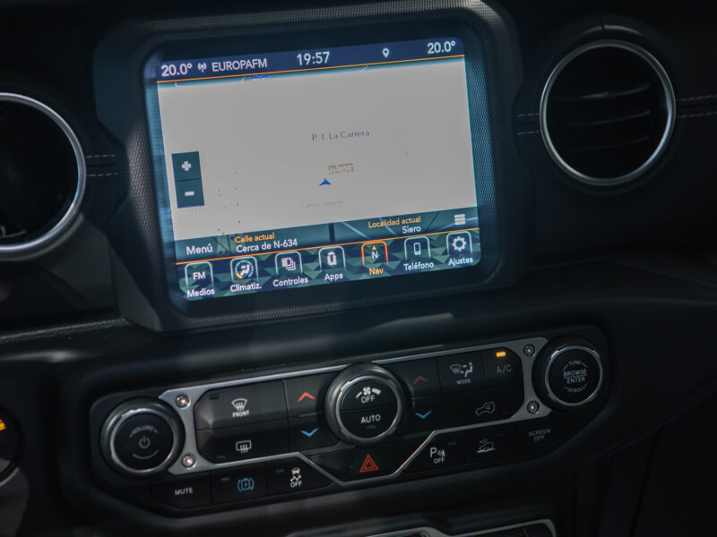 Jeep Wrangler 5p Sahara 4xe 8ATX