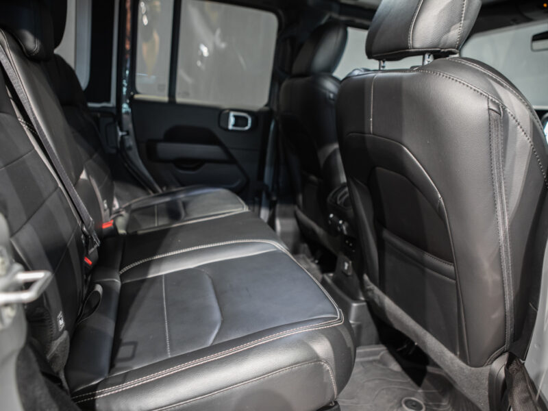 Jeep Wrangler 5p Sahara 4xe 8ATX