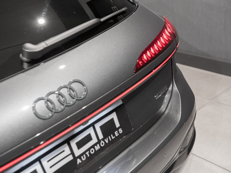 Audi A6 Avant 40 TDI Quattro Black Line