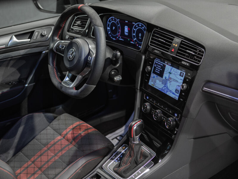 VW Golf 7.5 GTI TCR 5p DSG7