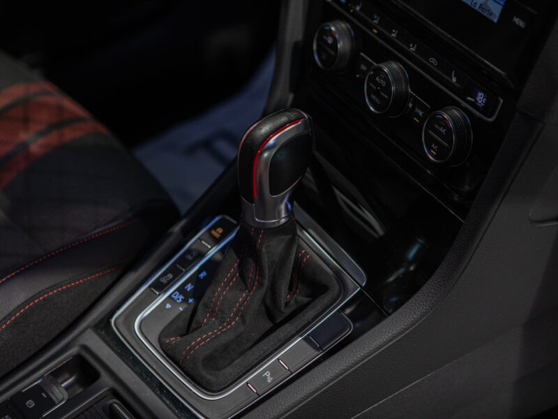 VW Golf 7.5 GTI TCR 5p DSG7