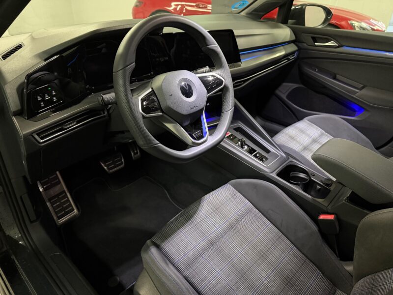 VW Golf GTE MK8