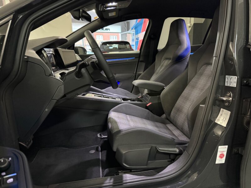 VW Golf GTE MK8