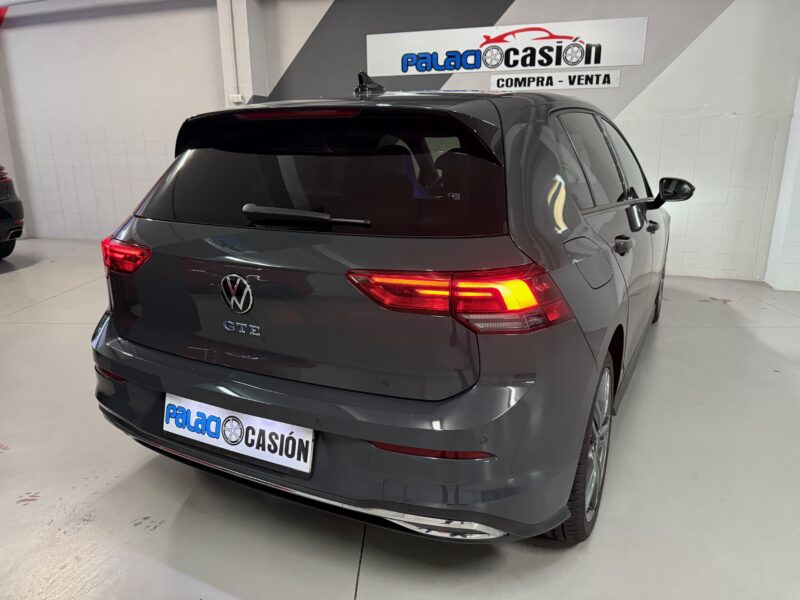 VW Golf GTE MK8