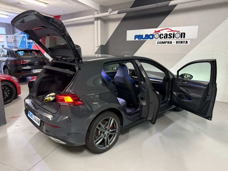 VW Golf GTE MK8