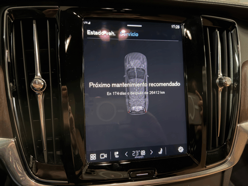 Volvo V90 Cross Country 2.0 B5 D Pro AWD Auto