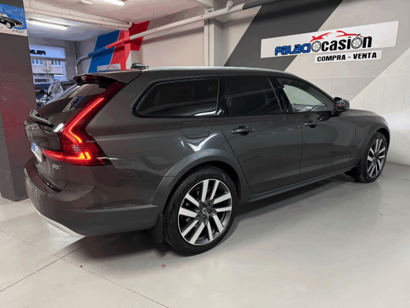 Volvo V90 Cross Country 2.0 B5 D Pro AWD Auto