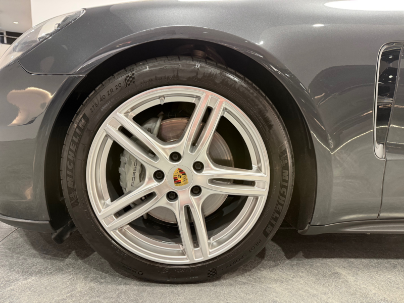 Porsche Panamera 4S