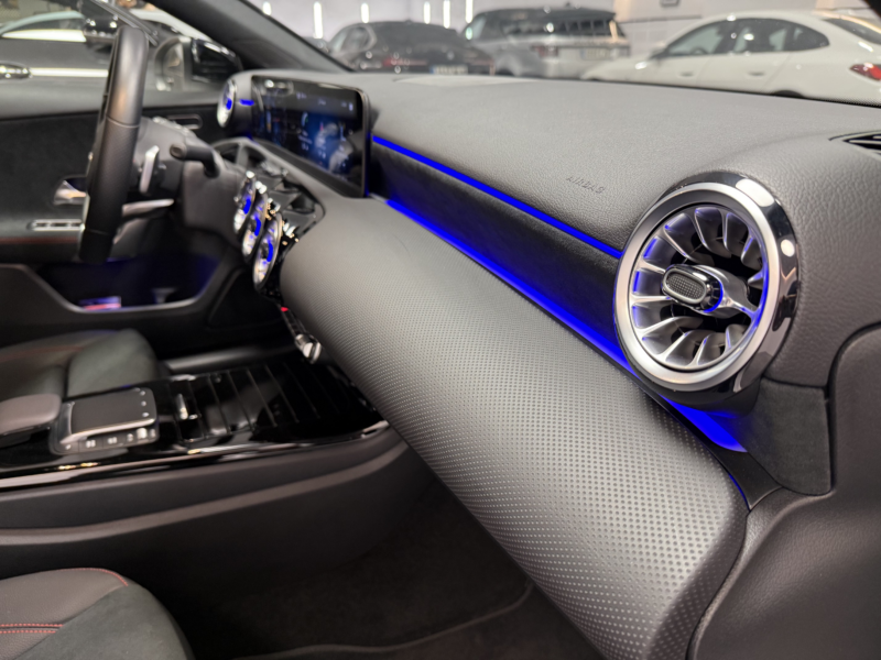 Mercedes A180 AMG Line 7G-DCT