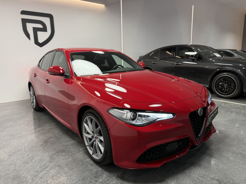 Alfa Romeo Giulia 2.2 JTD Sprint RWD