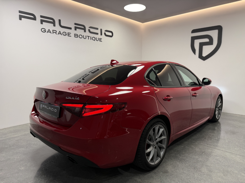 Alfa Romeo Giulia 2.2 JTD Sprint RWD