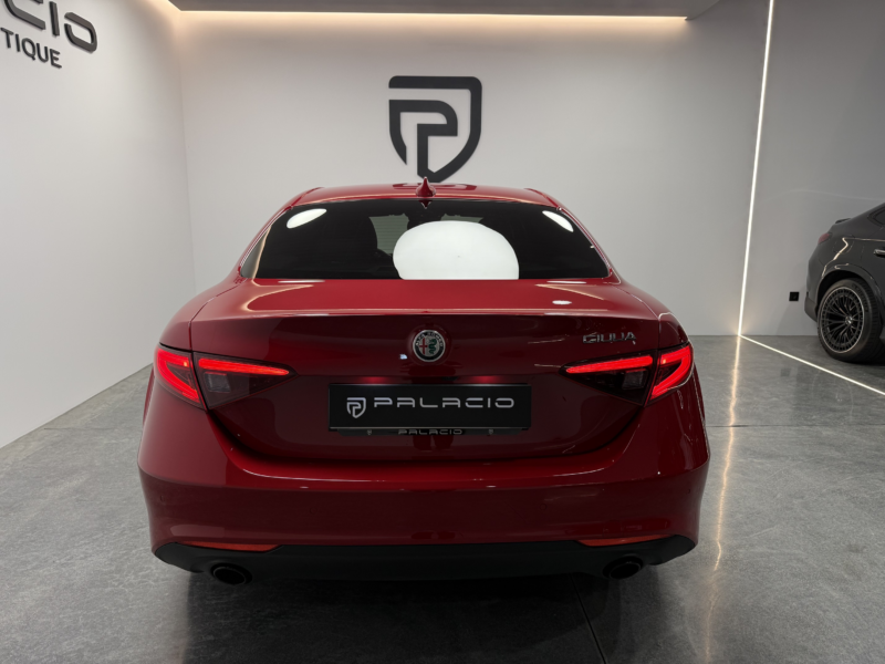 Alfa Romeo Giulia 2.2 JTD Sprint RWD