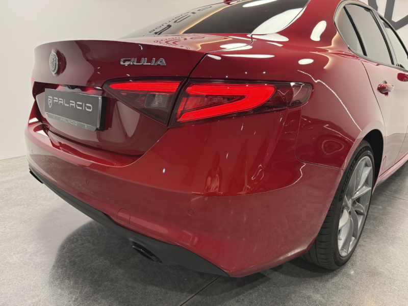 Alfa Romeo Giulia 2.2 JTD Sprint RWD