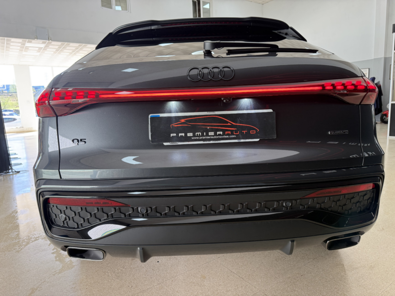 Audi Q5 Sportback e-hybrid Black Competition 367cv