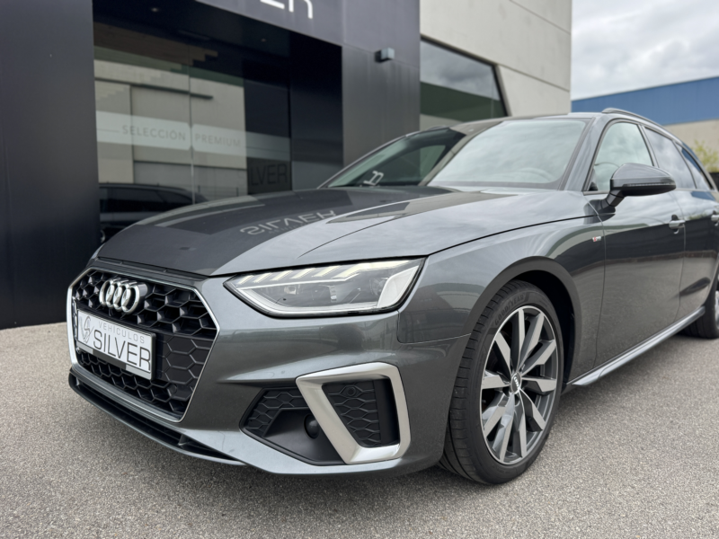 AUDI A4 AVANT 35 TDI S-LINE techo / led / Piel