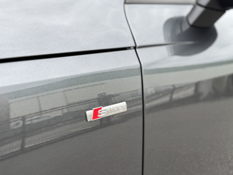 AUDI A4 AVANT 35 TDI S-LINE techo / led / Piel