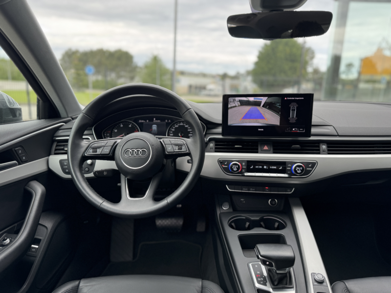AUDI A4 AVANT 35 TDI S-LINE techo / led / Piel