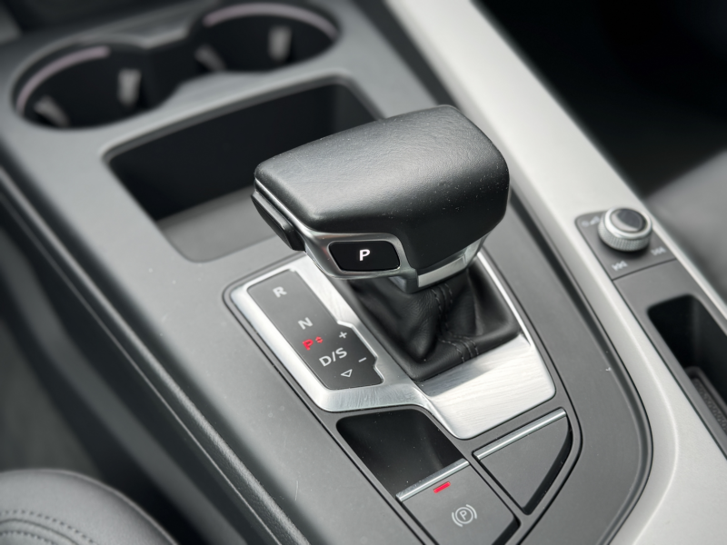 AUDI A4 AVANT 35 TDI S-LINE techo / led / Piel