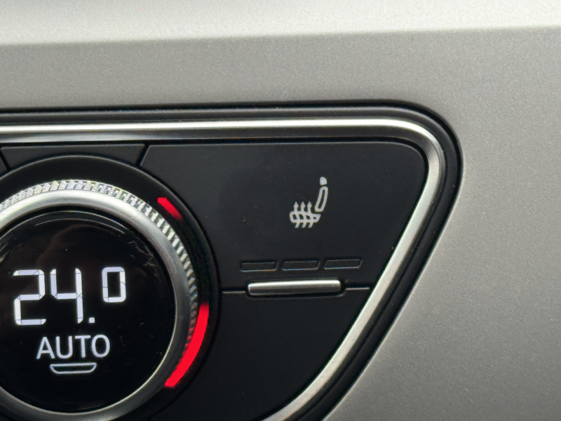 AUDI A4 AVANT 35 TDI S-LINE techo / led / Piel