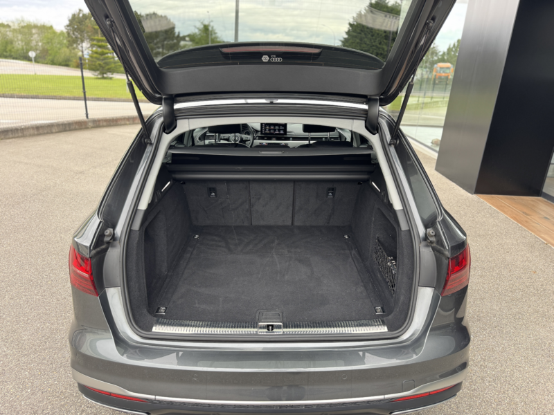 AUDI A4 AVANT 35 TDI S-LINE techo / led / Piel