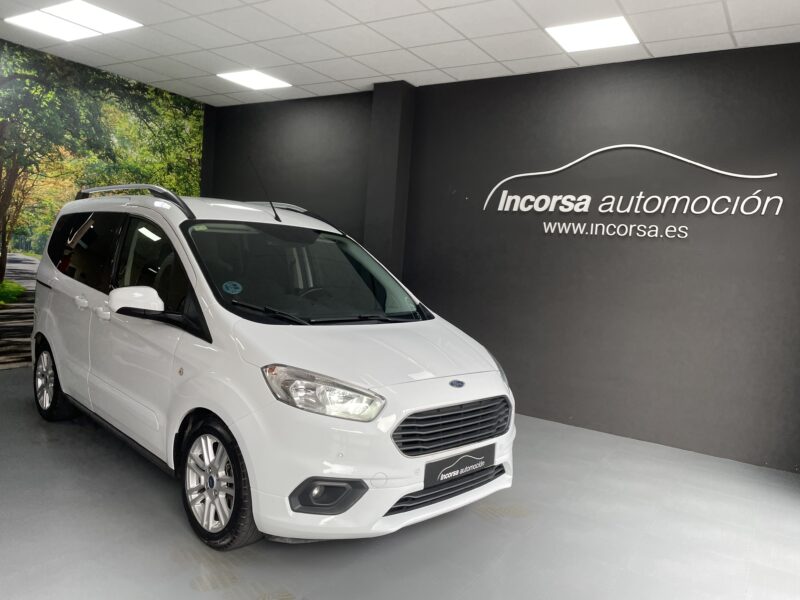 FORD Tourneo Courier 1.5 TDCi Titanium