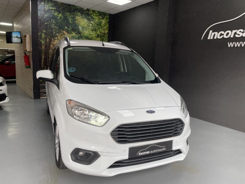 FORD Tourneo Courier 1.5 TDCi Titanium