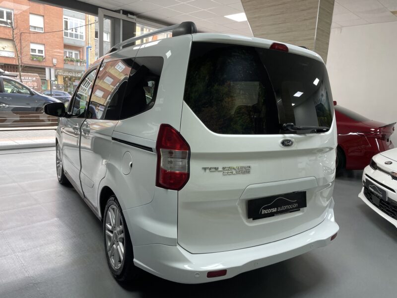FORD Tourneo Courier 1.5 TDCi Titanium