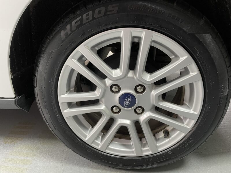 FORD Tourneo Courier 1.5 TDCi Titanium