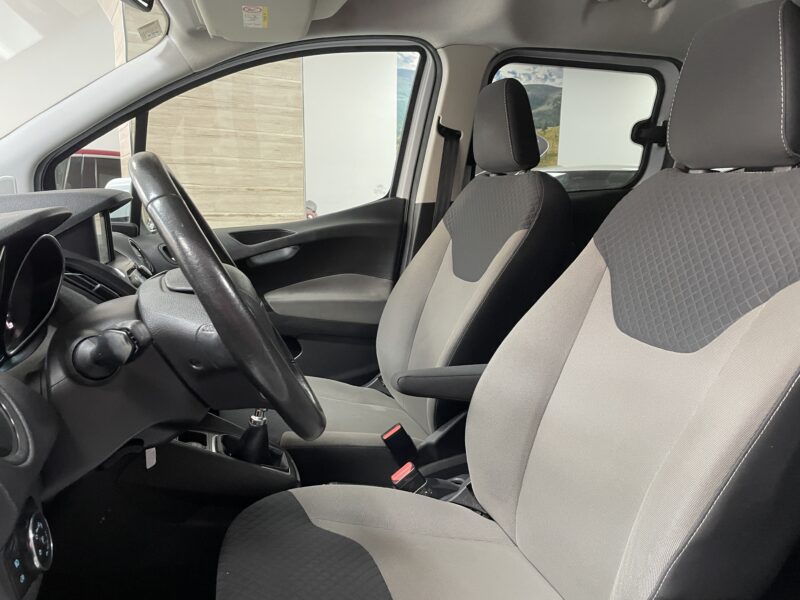 FORD Tourneo Courier 1.5 TDCi Titanium