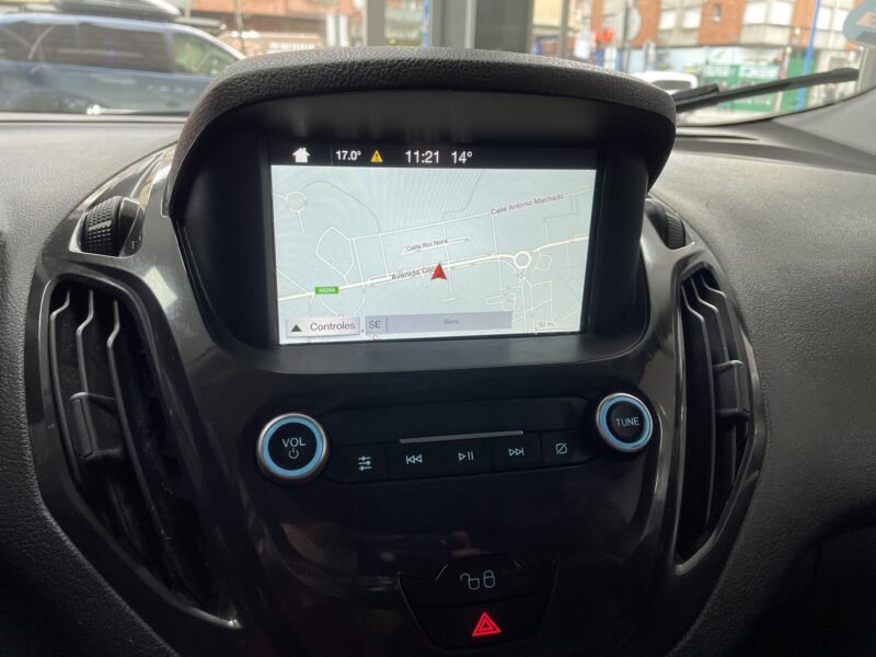 FORD Tourneo Courier 1.5 TDCi Titanium