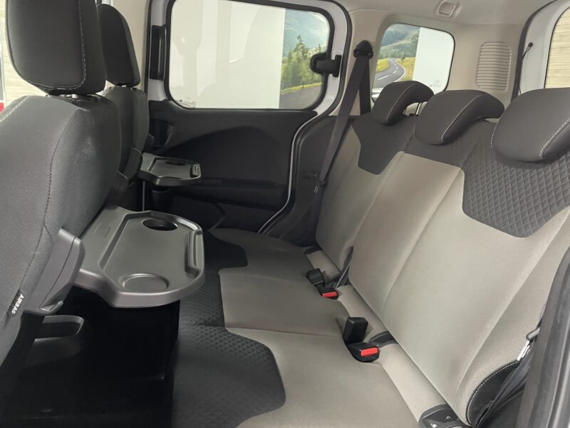 FORD Tourneo Courier 1.5 TDCi Titanium